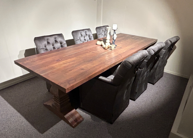 	Bruuts eettafel Melrose KP	