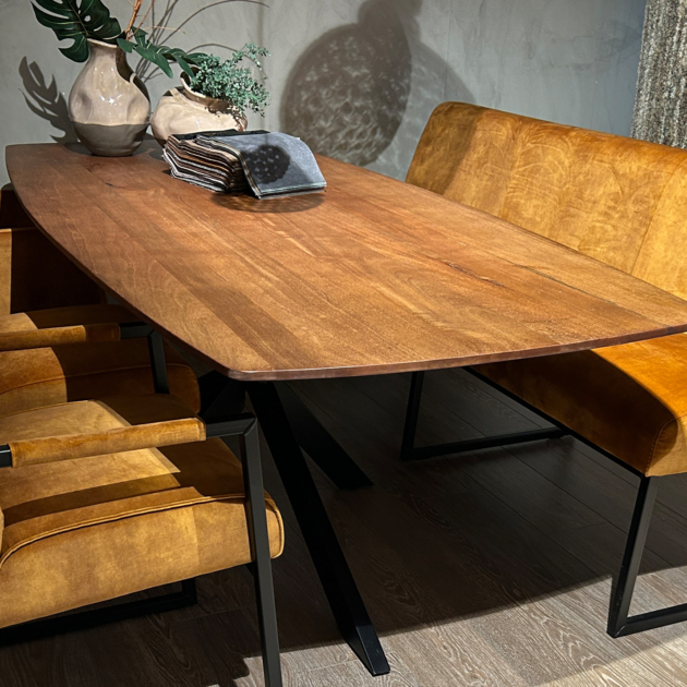 	Eettafel Florance  ovaal Sandblasted lak	