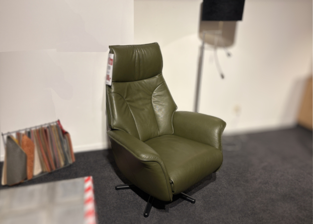 Twice relaxfauteuil 045 + opsta in leder Ultra 21