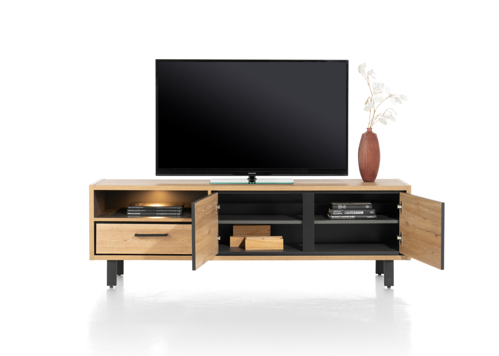 tv-meubel-met-open-deuren-en-opbergruimte
